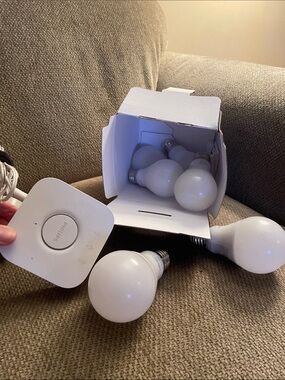 Philips White Smart LED Bulbs with White Bridge Hub